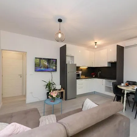 Leora Deluxe Apartment