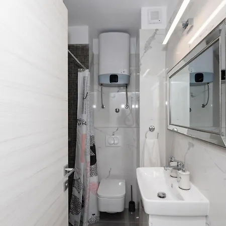 Leora Deluxe Apartman Split