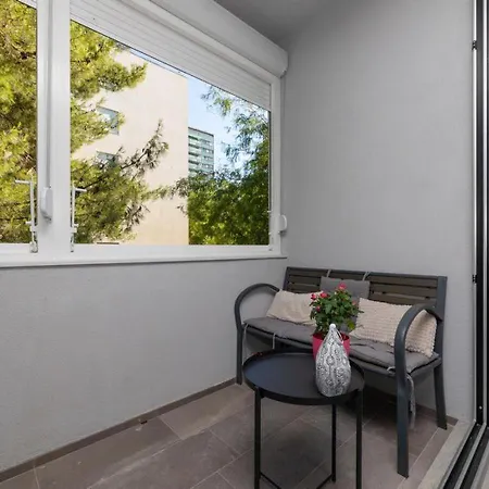 Apartman Leora Deluxe *