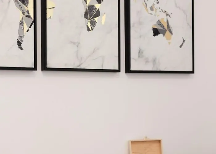 Leora Deluxe Апартаменти *