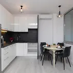Leora Deluxe Apartman *